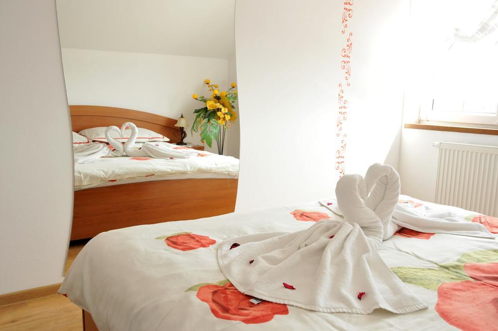 Hotel Restauracja Lorenzo Stopnica Dış mekan fotoğraf