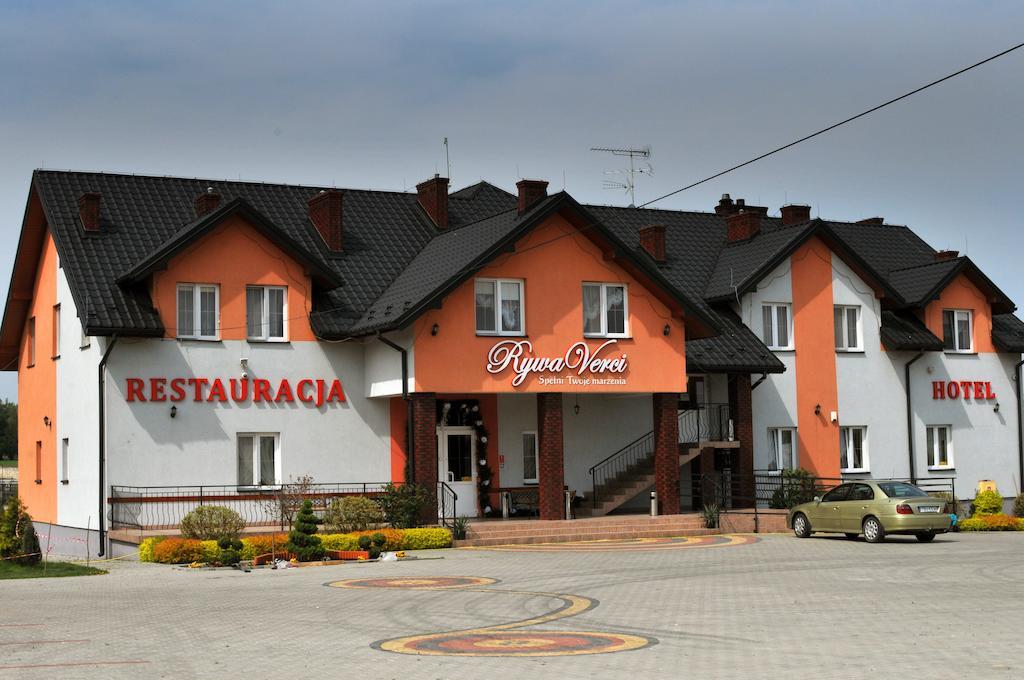 Hotel Restauracja Lorenzo Stopnica Dış mekan fotoğraf