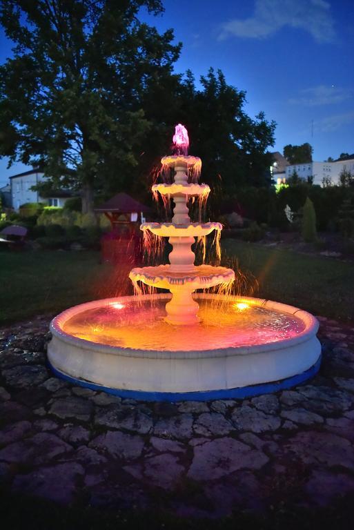 Hotel Restauracja Lorenzo Stopnica Dış mekan fotoğraf